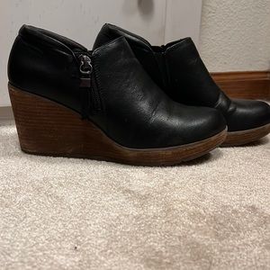 Dr. Scholl’s Harlow wedge bootie